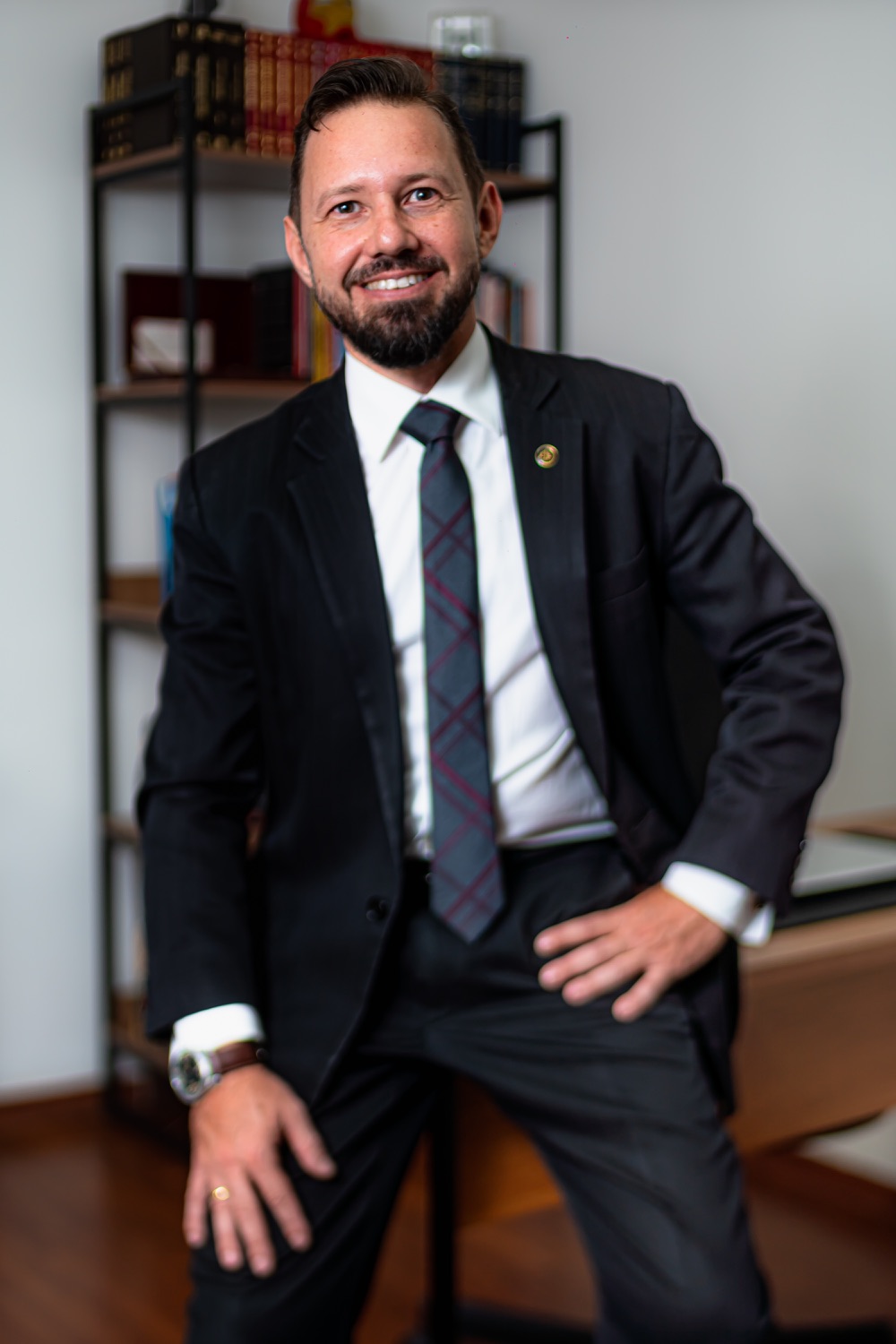 Cristiano Rodrigues no escritório em Pouso Alegre